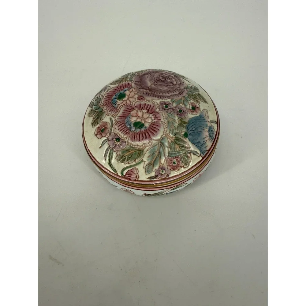 Vtg Floral Ceramic Trinket Box Hand Painted Taiwan Round Jewel‎ coquette cottage